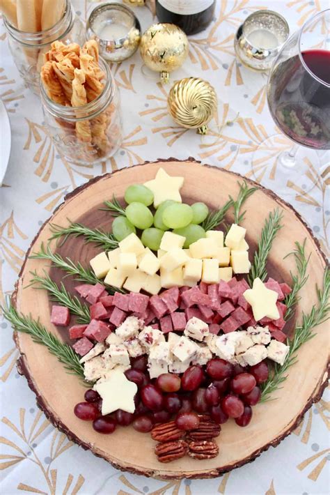 Sweet or savory, cheesy or healthy, any one. Easy Cheesy Christmas Tree Shaped Appetizers : 50+ Best Christmas Dinner Menu Ideas - Easy ...