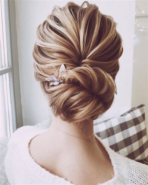 Unique Wedding Hairstyle Will Never Go Out Of Style Updo