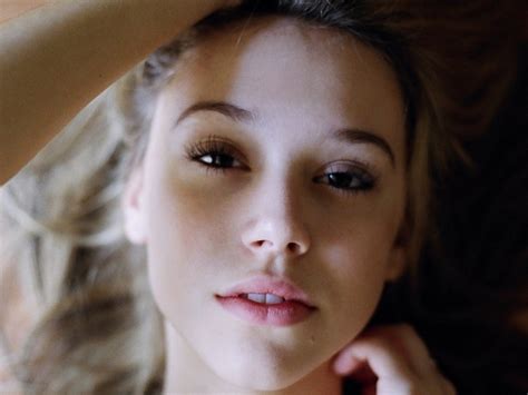 X Alexis Ren Women Face Closeup Blonde Wallpaper