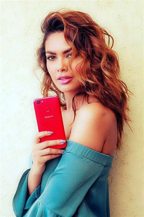 esha gupta is looking amazingly hot in this photograph