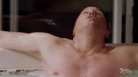 AusCAPS Lochlyn Munro Shirtless In Merry Ex Mas
