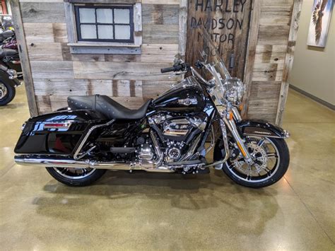 Checkout june promo & loan simulation in your city and compare the road king 2021 with k 1600 b, street glide and other rivals only at oto. 2021 Harley-Davidson® Road King® | Blackbridge Harley ...
