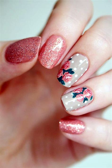 Cute New Year Eve Nail Designs and ideas 2018 - Styles Art To find the perfect gel nail kit to keep us glamorous and glossy without the salon, we tested each one over the course of two to three weeks to see which had the longest staying power.