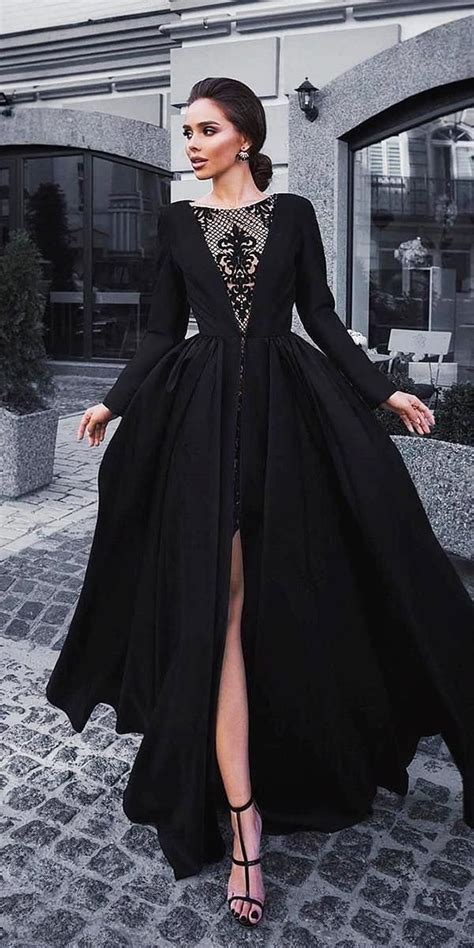 33 Beautiful Black Wedding Dresses That Will Strike Your Fancy【2020】 ドレス