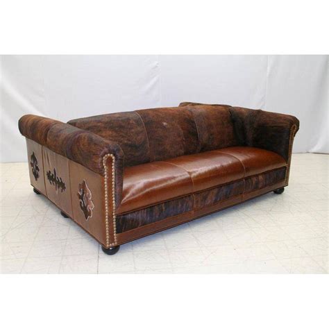 Looks good in traditional homes. Custom Double Sided Chesterfield Sofa For Sale at 1stDibs
