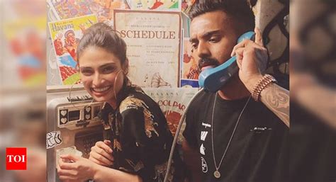 Athiya Shetty Reminisces Her Beach Getaway With Beau Kl Rahul Shares A