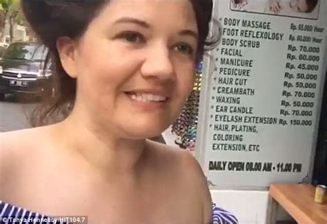 Comedian Tanya Hennessy Films Things Aussies Say In Bali Daily Mail Online