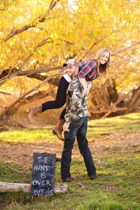 Fall Country Engagement Photo Ideas