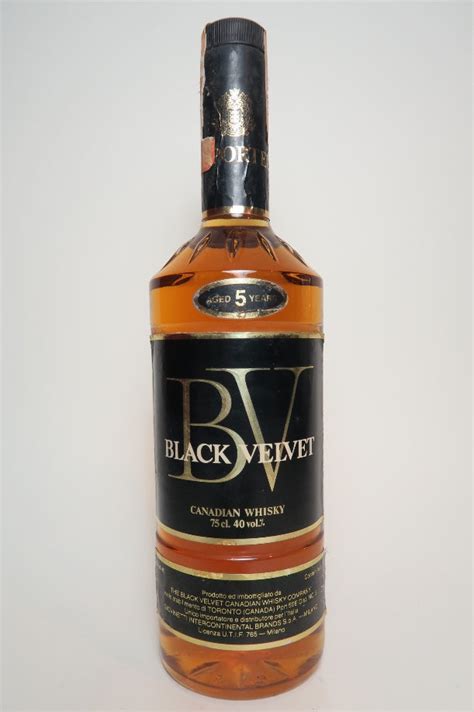Black Velvet 5yo Blended Canadian Whisky Distilled 1974 Bottled 19