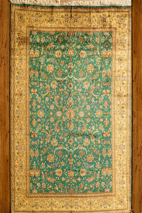 Living Room Natural Pure Silk Carpet Persian Lineage Design