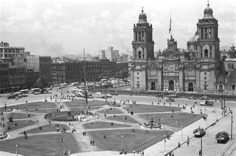 A Mediados De Los A Os Cincuenta El Z Calo A N Luc A Jardineras Y Fuentes Poco Despu S Esta