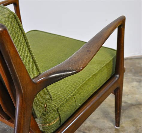 Er wurde liebevoll unter verwendung traditioneller und natürlicher materialien vom restaurator restauriert. SELECT MODERN: Ib Kofod-Larsen Lounge or Easy Chair