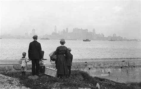 Immigration Ellis Island 1930
