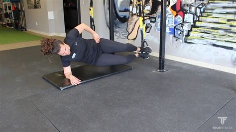 Trx Side Plank Crunches Youtube