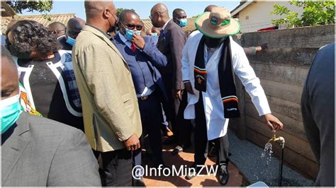 Pics President Emmerson Mnangagwa Commissions Solar Powered Boreholes In Glen View 3 Iharare News