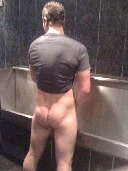 Showing It Off At The Mens Room Urinals Page 120 Lpsg