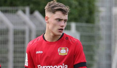 El delantero florian wirtz se convirtió este sábado, con 17 años y 34 días, en el goleador más joven de la historia de la bundesliga al marcar el segundo tanto del bayer leverkusen en el partido que. Bayer Leverkusen, News und Gerüchte: Knackt Florian Wirtz ...