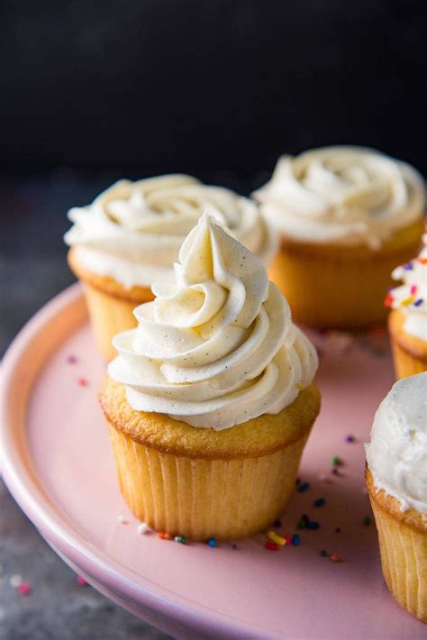 Perfect Vanilla Buttercream Frosting Creamy Fluffy Sweet Buttery Melt In Your Mouth Fr