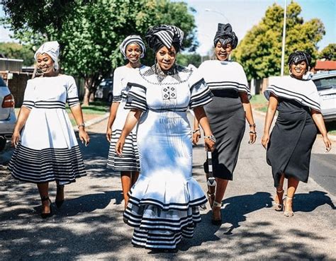 Clipkulture Bride And Bridesmaids In Xhosa Umbhaco Traditional