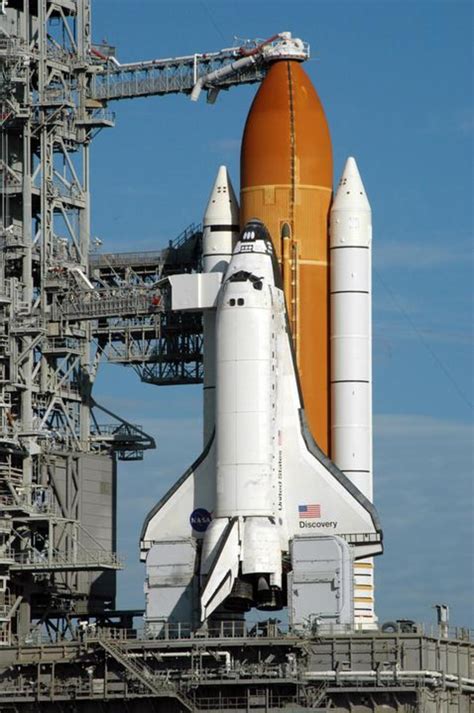 Esa Space Shuttle Discovery Awaits Launch At Ksc