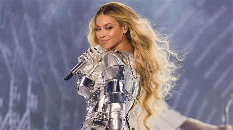 Beyonc Shares Tender Moment With Daughter Blue Ivy That Leaves Fans Thrilled Hello