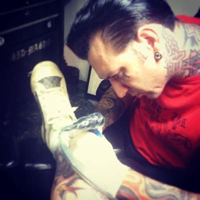 Liebesaus, allergie, job oder wandelnde pietro lombardi hat ein neues tattoo. sidmaske:germania-themed-back-piece-culture-male-germany ...