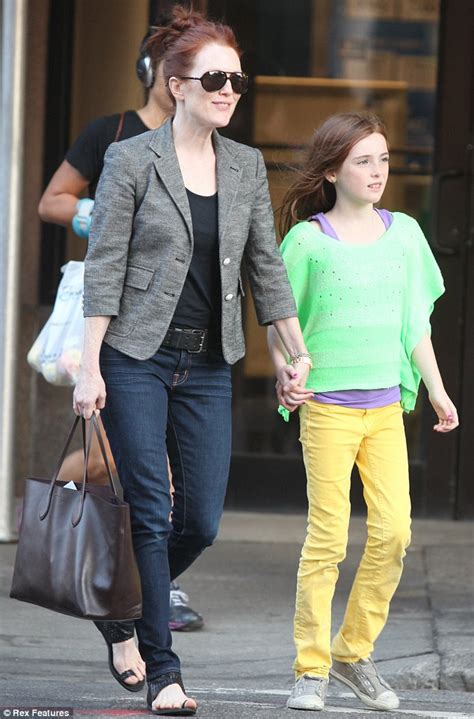 Julianne Moores Mini Me Daughter Liv Dons Bright Outfit On Girls