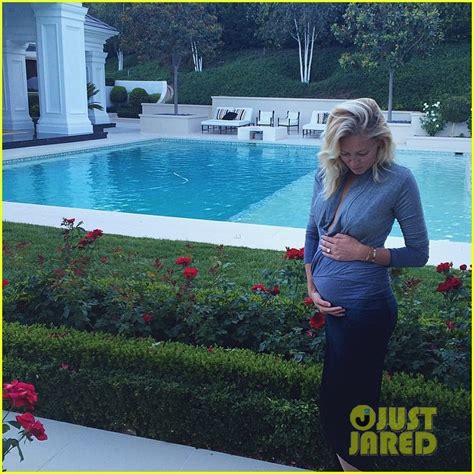 Photo Model Paulina Gretzky Pregnant Expecting Baby Dustin Johnson 01