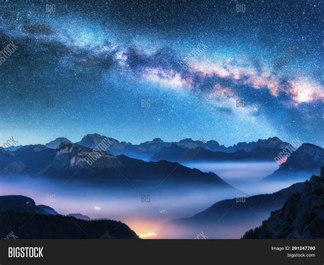 Imagen Y Foto Milky Way Above Prueba Gratis Bigstock
