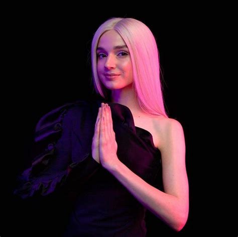 Poppy Updates On Twitter In 2020 Poppy Singer Poppies Im Poppy