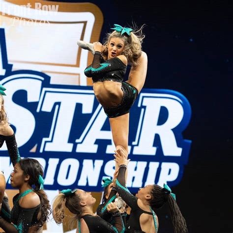 Pin By Macy🎀🎊📚 On Cheer In 2020 Cheer Extreme Competitive Cheer