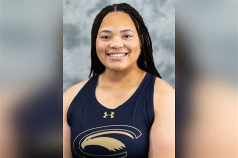 Clarions Shelly Jones Named Psac Womens Field Athlete Of The Week