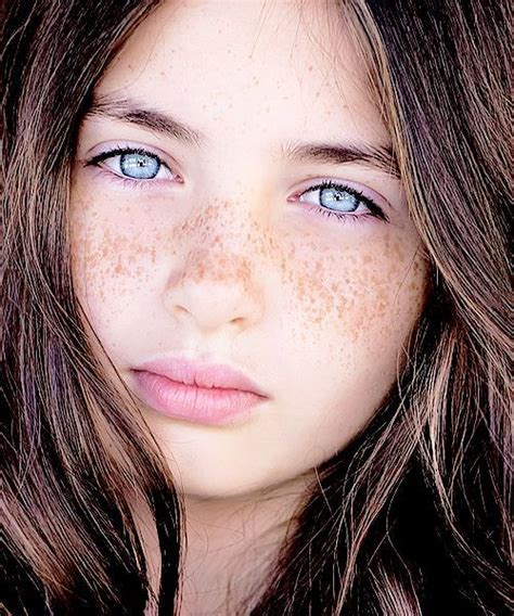 Dark Hair Blue Eyes Freckles Girls With Freckles Cute Freckled