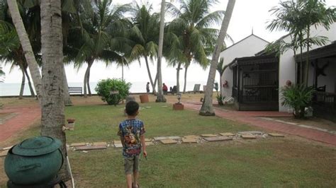 87 hotel reviews, 66 traveller photos, and great deals for everly resort welcome to everly resort, your melaka home away from home. everly resort aims to make your there are litters on the beach which should not be there. View to beach - Picture of Shah's Beach Resort, Melaka ...