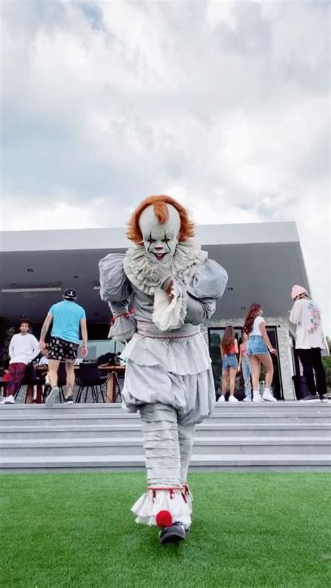 watch this reel by twistedpennywise on instagram pennywise the dancing clown pennywise