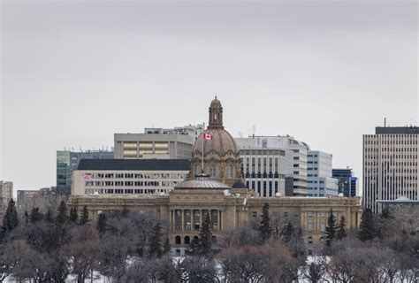 Alberta Legislature Building Oc 2048 X 1384 Redmonton