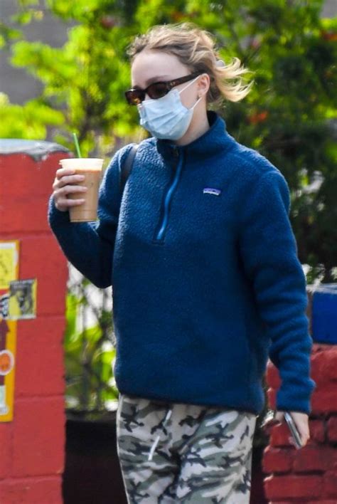 Lily Rose Depp Out For Coffee In Los Angeles 11082021 Hawtcelebs