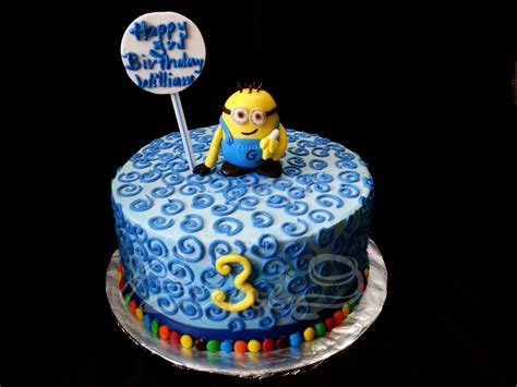 Bolo minion minion cookies minion cake tutorial pastel minion fondant cakes cupcake cakes thor cake cake designs for boy. 8" minion cake, buttercream and minion topper Minion, banana, despicable me, blue, cake for boy ...