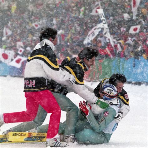 長野五輪スキージャンプ団体戦で金メダルを獲得し喜ぶ日本チーム ― スポニチ Sponichi Annex スポーツ