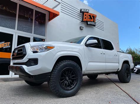 Toyota Tacoma White Fuel Off Road Rebel 6 D679 Wheel Front