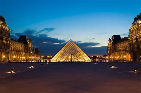Follow the vibe and change your wallpaper every day! High definition picture of Louvre, desktop wallpaper of ...