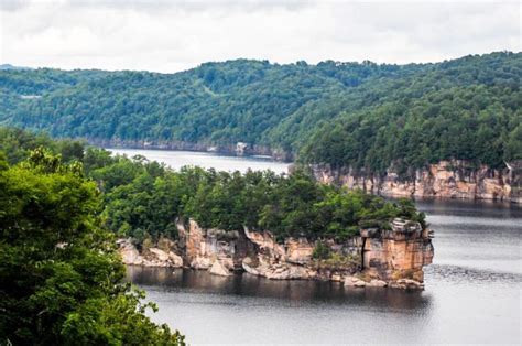 Theres A Scuba Park At Summersville Lake In West Virginia Thats
