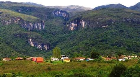 Canyon Boca Da Serra Serra Dos Alves Em Itabira Natural Landmarks Minas Gerais Landmarks