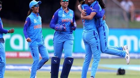 India Womens Team Spinner Saika Called For T20is Batter Shubha For Tests News Business