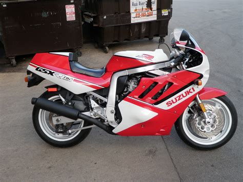 1988 suzuki gsxr 750 gsxr750 fairing left side panel. 1988 Suzuki GSX-R 750 (reduced effect) - Moto.ZombDrive.COM