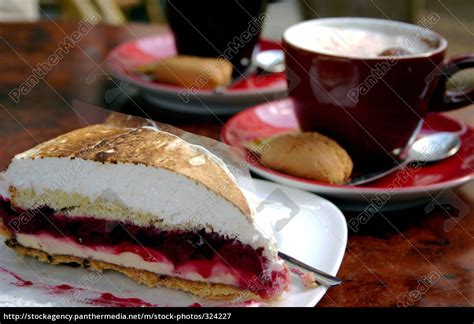 Finde illustrationen von kaffee und kuchen. Kaffee und Kuchen - Lizenzfreies Bild - #324227 ...