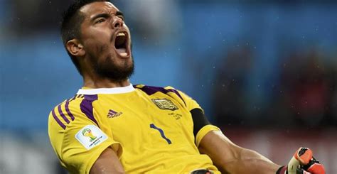 El jugador del manchester united sufrió hoy un cuadro de bloqueo articular en su rodilla derecha evaluándose resolver quirúrgicamente». Sergio Romero, arquero de Argentina, se perderá el Mundial ...