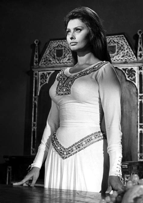 Фото / sophia loren looks at jayne. Sofía Loren en El Cid