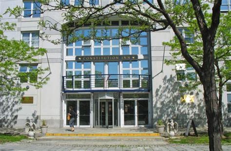 Constitution inn has 147 rooms, all of which are filled with a variety of amenities to ensure a comfortable stay. Constitution Inn, Boston Hotels Deals, Rates and Photos