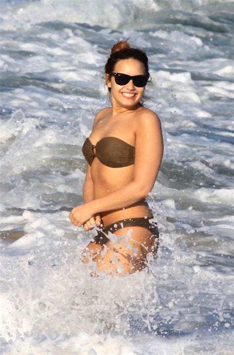 Demi Lovato In Bikini At A Beach In Brazil Hawtcelebs 42400 Hot Sex Picture